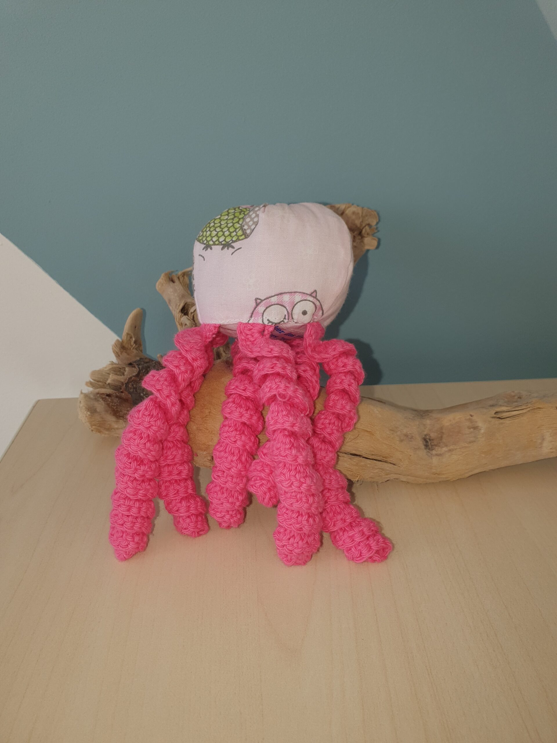 Mini doudou pieuvre, léger aux tentacules crocheté ⋆ La boutique
