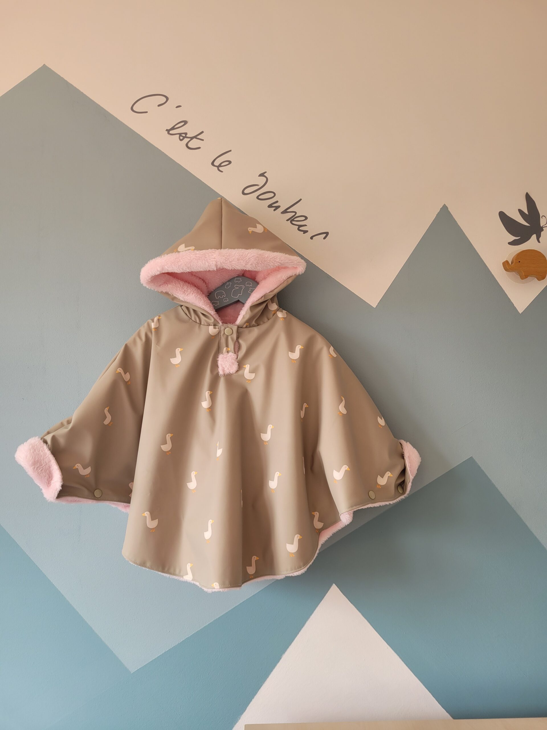 cape oie, sherpa rose cape oie, sherpa rose